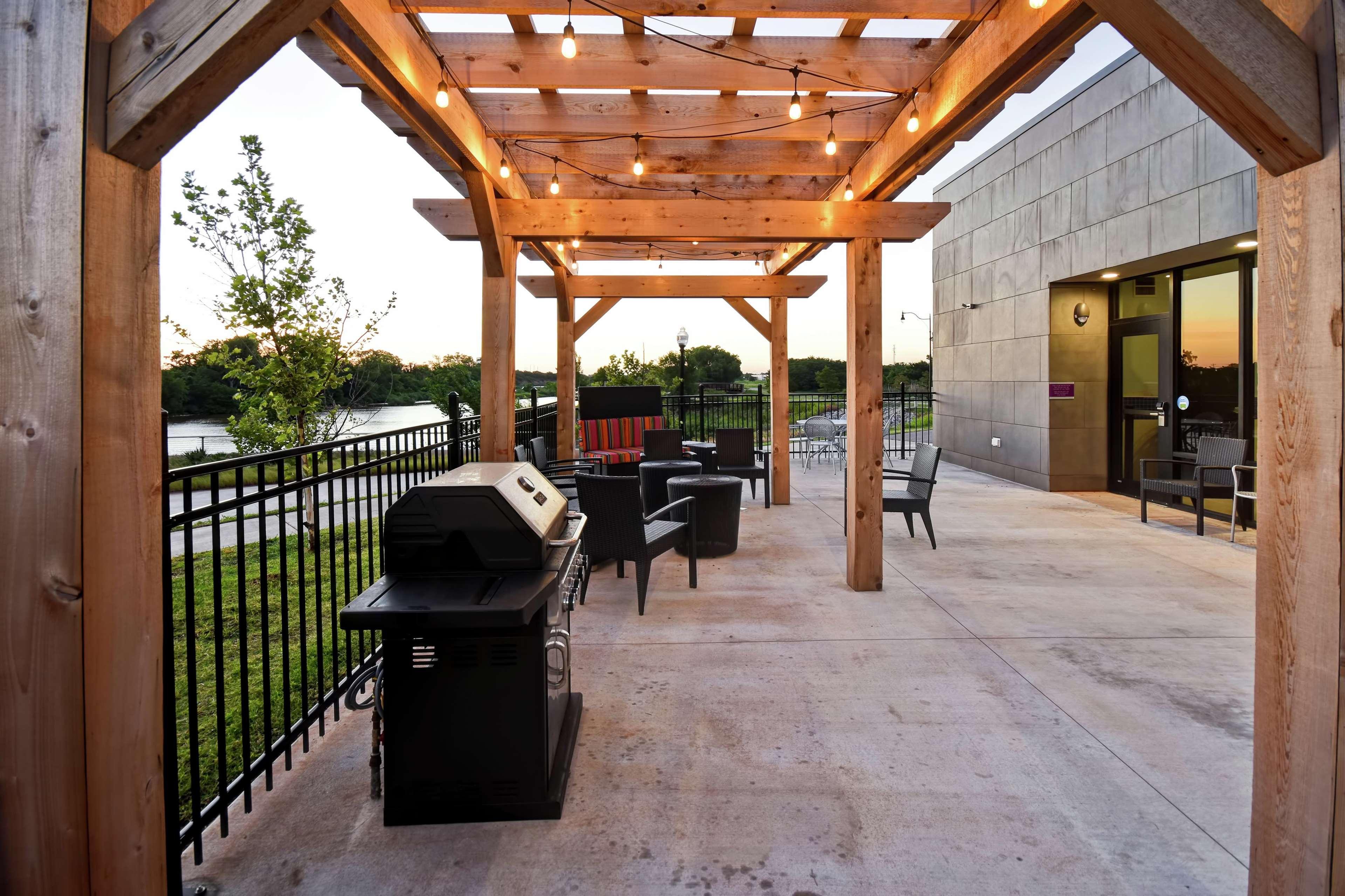 Hotel Home2 By Hilton Airport 3*