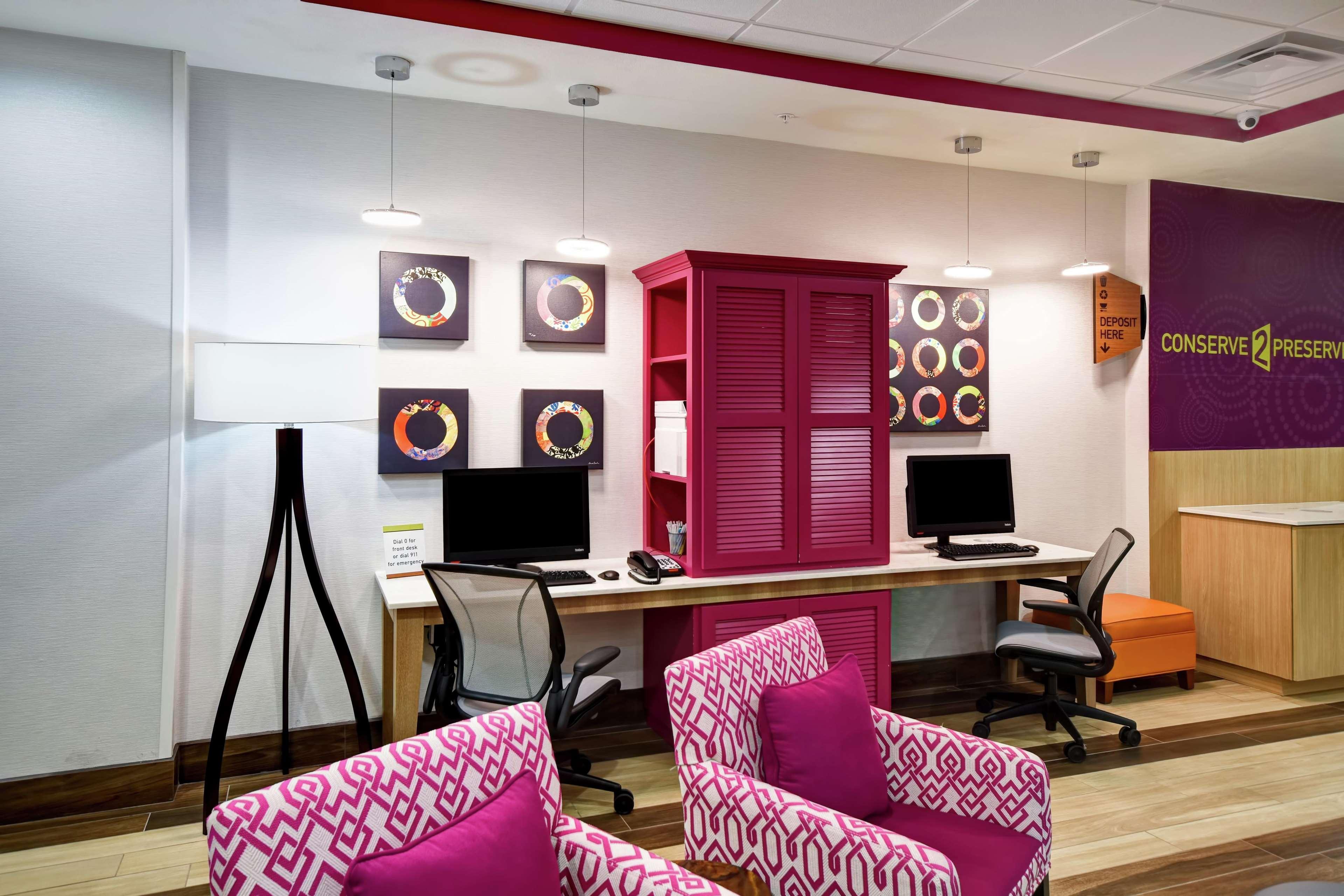 Hotel Home2 By Hilton Airport 3*