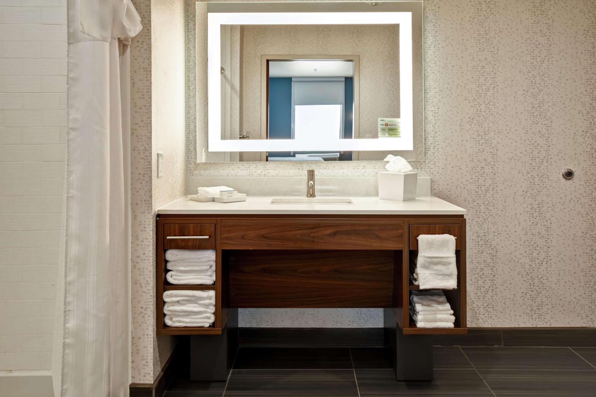 Hotel Home2 By Hilton Airport Oklahoma City
