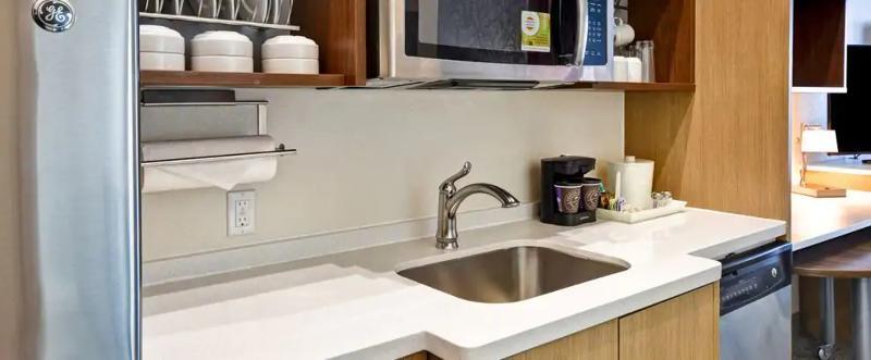 Home2 By Hilton Airport Hotel 3*