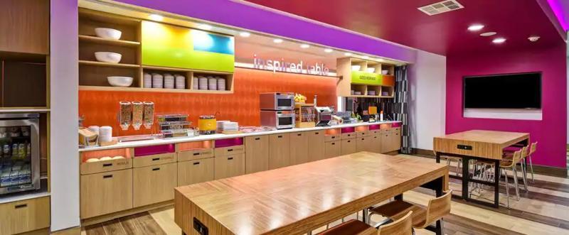 Home2 By Hilton Airport 3*